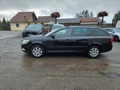 Schwarz Gebraucht 2012 Skoda Octavia Ambition Kombi | 3.990 € (Guter Preis)