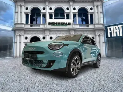 Neu Fiat 600 La Prima 110 PS (80 kW) 2025 Cappuccino beige SUV