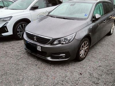 Gebraucht Peugeot 308 Style 131 PS (96 kW) 2019 Grau Kombi