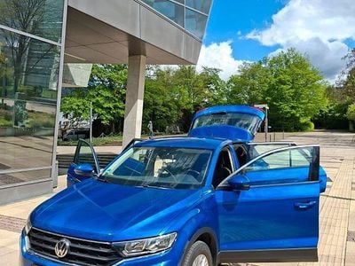 Usado VW T-Roc 116 HP (85 kW) 2019 Azul SUV