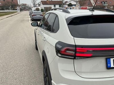 Gebraucht VW Taigo R-line 150 PS (110 kW) 2023 Grau SUV