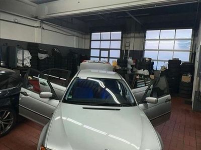 Silber Gebraucht 2003 BMW 318 M Sport Limousine | 2.000 € (Fairer Preis)