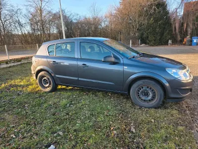 Gebraucht Opel Astra 90 PS (66 kW) 2009 Grau Limousine