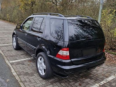 Gebraucht Mercedes ML270 163 PS (119 kW) 2003 Schwarz SUV