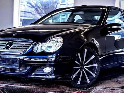 Usata Mercedes C220 150 CV (110 kW) 2004 Nero Station wagon