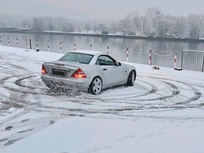Gebraucht Mercedes SLK230 193 PS (141 kW) 1999 Silber Cabrio