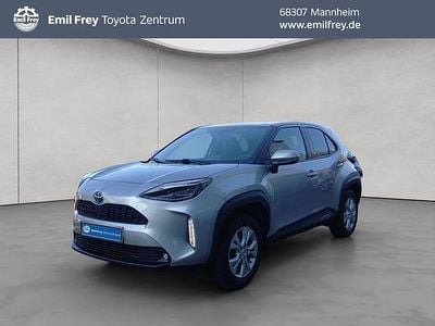 Gebraucht Toyota Yaris Hybrid Connect Style 116 PS (85 kW) 2023 Shimmering silver metallic