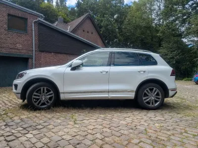 Gebraucht VW Touareg Executive 262 PS (192 kW) 2017 Weiß SUV