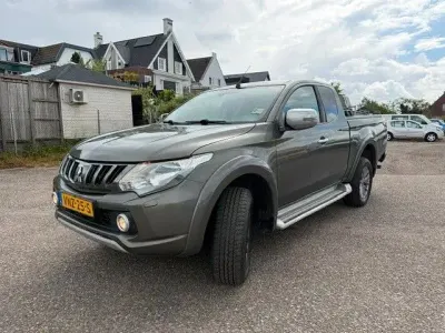 Begagnad Mitsubishi L200 181 HK (133 kW) 2018 Brun Pickup