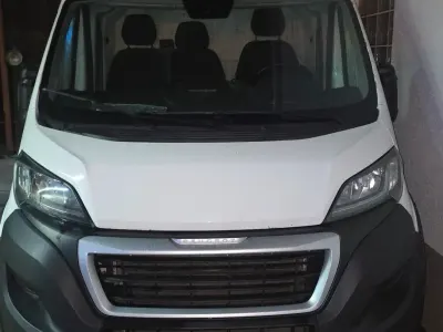 Gebraucht Peugeot Boxer 165 PS (121 kW) 2026 Weiß Van