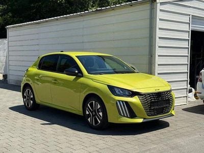 Neu Peugeot 208 Allure 81 PS (59 kW) 2025 Gelb Kleinwagen