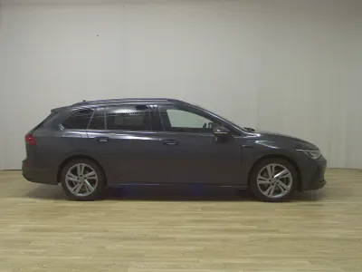 Second-hand VW Golf VIII Pro 150 CP (110 kW) 2022 Gri Break