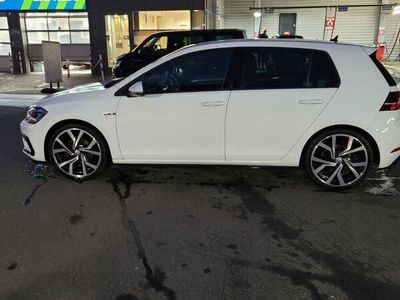 gebraucht VW Golf 2.0 TDI Highline R-LINE