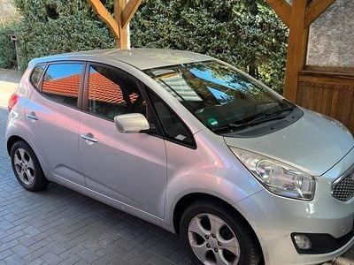 Gebraucht Kia Venga Spirit 90 PS (66 kW) 2010 Silber Kleinwagen