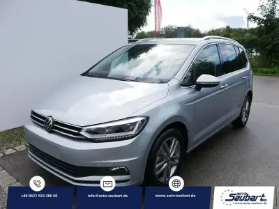 Neu VW Touran Comfortline 150 PS (110 kW) 2026 Oyster silver metallic Van / Kleinbus