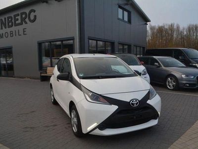 Usata Toyota Aygo X-play 69 CV (50 kW) 2015 Bianco Utilitaria