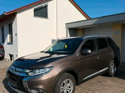 Gebraucht Mitsubishi Outlander Edition 150 PS (110 kW) 2016 Andere farben SUV