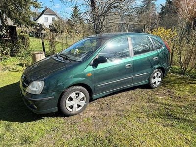 Usata Nissan Almera Tino Tekna 116 CV (85 kW) 2004 Verde Monovolume