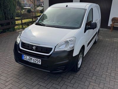 Gebraucht Peugeot Partner 99 PS (72 kW) 2018 Weiß Van / Kleinbus