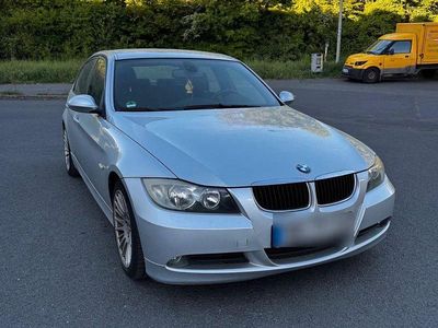Begagnad BMW 320 163 HK (119 kW) 2006 Silver Sedan