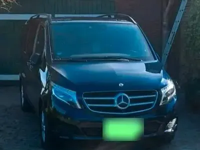Używany Mercedes V250 Avantgarde Edition 190 KM (139 kW) 2018 Niebieski Minivan