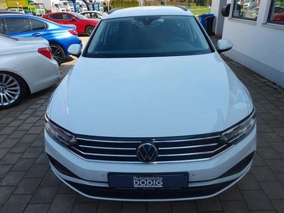 Gebraucht VW Passat Basis 150 PS (110 kW) 2022 Weiß Kombi