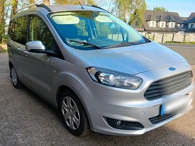Używany Ford Tourneo Courier 100 KM (73 kW) 2017 Minivan