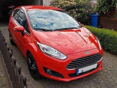 Gebraucht Ford Fiesta 101 PS (74 kW) 2014 Rot Kleinwagen
