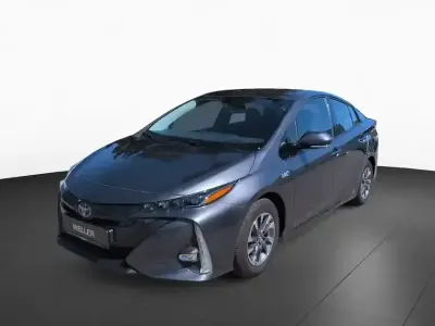 Gebraucht Toyota Prius 98 PS (72 kW) 2021 Silbergrau (grau) Kleinwagen