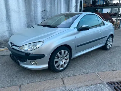 Gebraucht Peugeot 206 CC 136 PS (100 kW) 2003 Grau Cabrio
