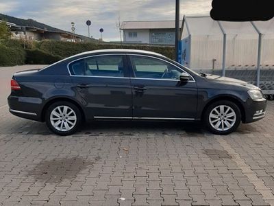 Gebraucht VW Passat Comfortline 140 PS (102 kW) 2013 Grau Limousine