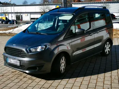 Gebraucht Ford Tourneo Courier Trend 101 PS (74 kW) 2018 Grau Van / Kleinbus