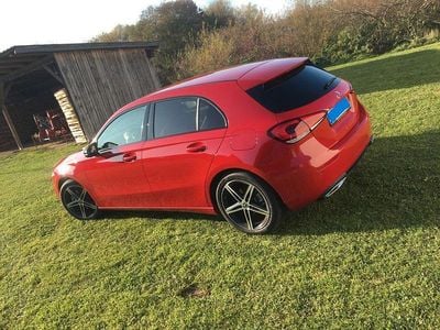 Gebraucht Mercedes A200 Progressive 163 PS (119 kW) 2019 Rot Limousine