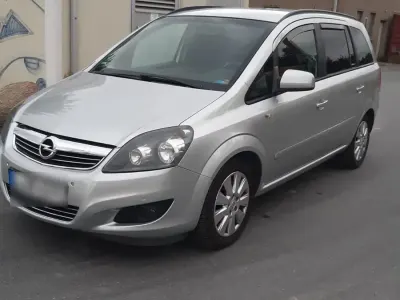 Gebraucht Opel Zafira 125 PS (91 kW) 2013 Silber Van / Kleinbus