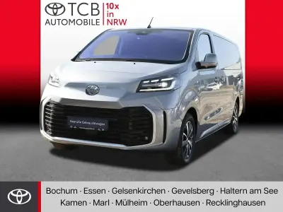 Gebraucht Toyota Proace Verso Team 177 PS (130 kW) 2024 Bismut silber Kombi