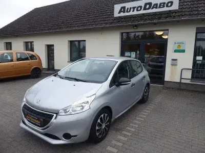 Gebraucht Peugeot 208 Access 68 PS (50 kW) 2015 Grau Kleinwagen