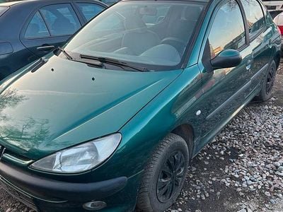 Usata Peugeot 206 65 CV (47 kW) 1998 Verde Utilitaria