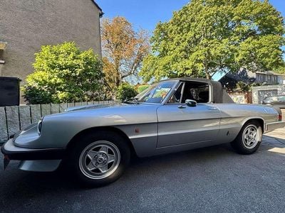 Gebraucht Alfa Romeo Spider 126 PS (92 kW) 1984 Silber Cabrio