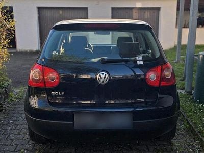 Usata VW Golf IV 80 CV (58 kW) 2005 Blu Berlina