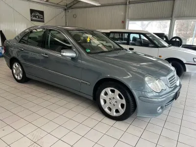 Gebraucht Mercedes C180 Elegance 143 PS (105 kW) 2005 Grau Limousine