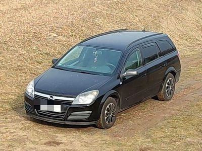 Begagnad Opel Astra Edition 105 HK (77 kW) 2005 Svart Sedan