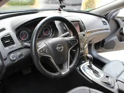 Gebraucht Opel Insignia Country Tourer 194 PS (142 kW) 2014 Schwarz Kombi