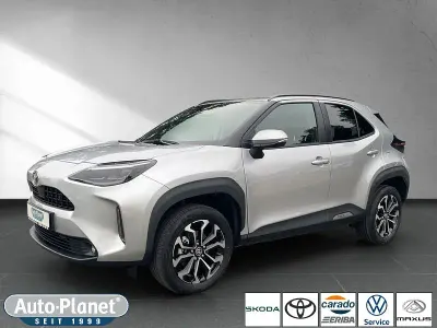 Neu Toyota Yaris Cross 129 PS (94 kW) 2026 Silber SUV