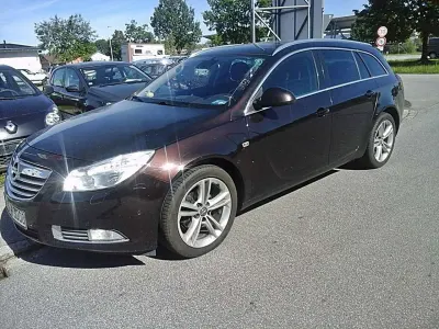 Gebraucht Opel Insignia Active 131 PS (96 kW) 2013 Mahogany brown (p2/so) Kombi