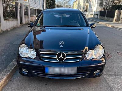 Gebraucht Mercedes C180 143 PS (105 kW) 2005 Blau Limousine