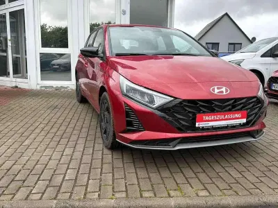 Neu Hyundai i20 GO! 90 PS (66 kW) 2026 Dragon red pearl Kleinwagen