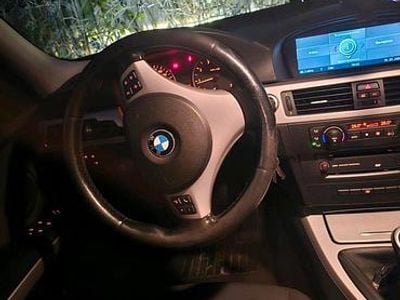 Schwarz Gebraucht 2006 BMW 320 Limousine | 3.700 €