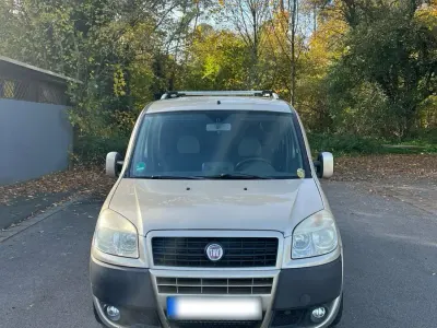Gebraucht Fiat Doblò 80 PS (58 kW) 2009 Gold Van / Kleinbus