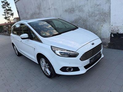 Gebraucht Ford S-MAX Titanium 239 PS (175 kW) 2018 Frostweiß Van / Kleinbus