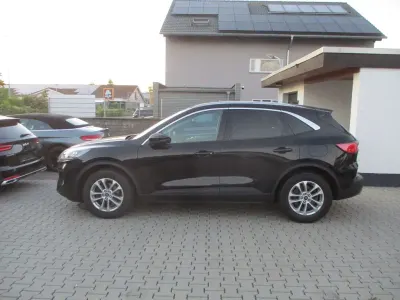 Usado Ford Kuga Titanium 120 HP (88 kW) 2021 Preto SUV